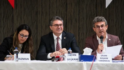 YENİ Parti İzmir’de kongre maratonu tüm hızıyla sürerken, merakla beklenen